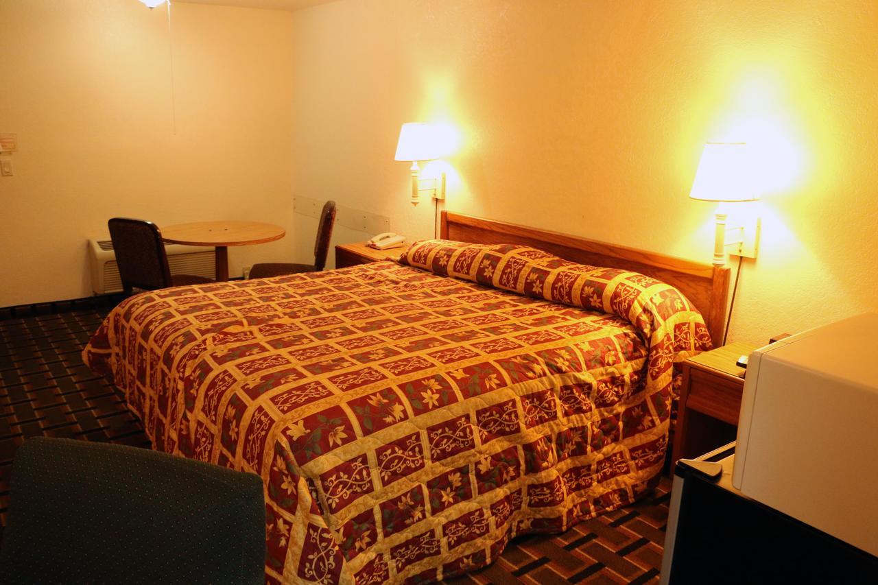 Bed Ford Inn Erie Екстер'єр фото