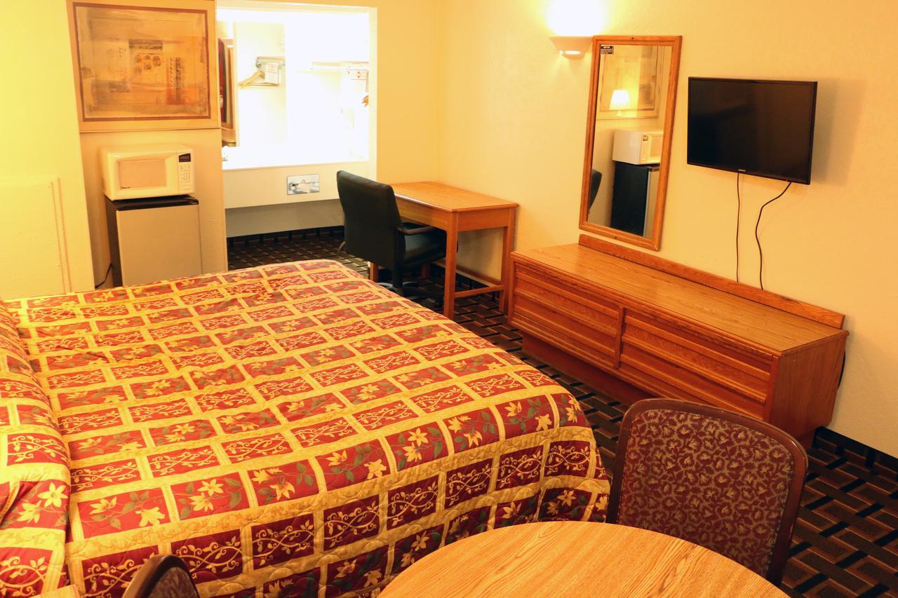 Bed Ford Inn Erie Екстер'єр фото