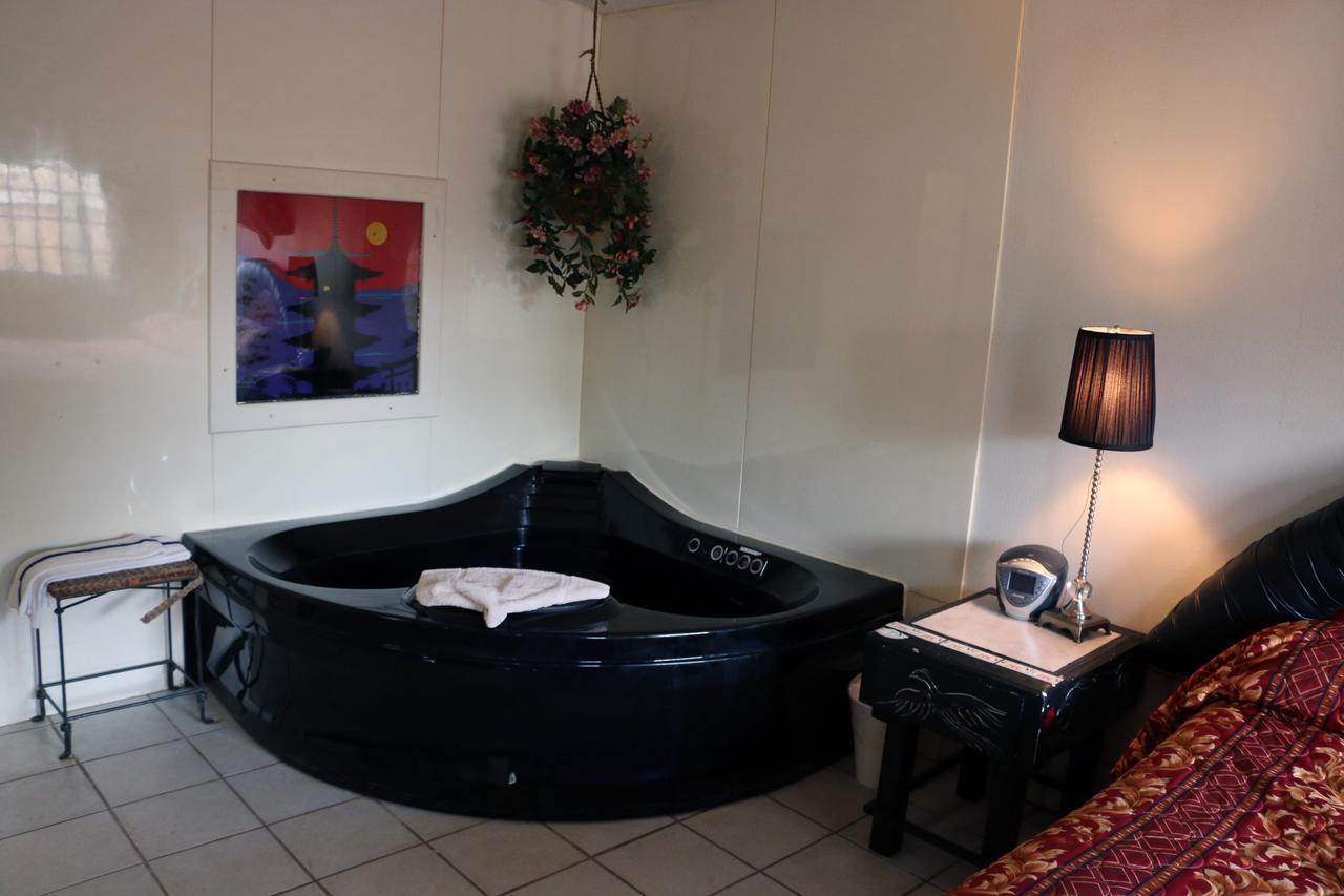 Bed Ford Inn Erie Екстер'єр фото